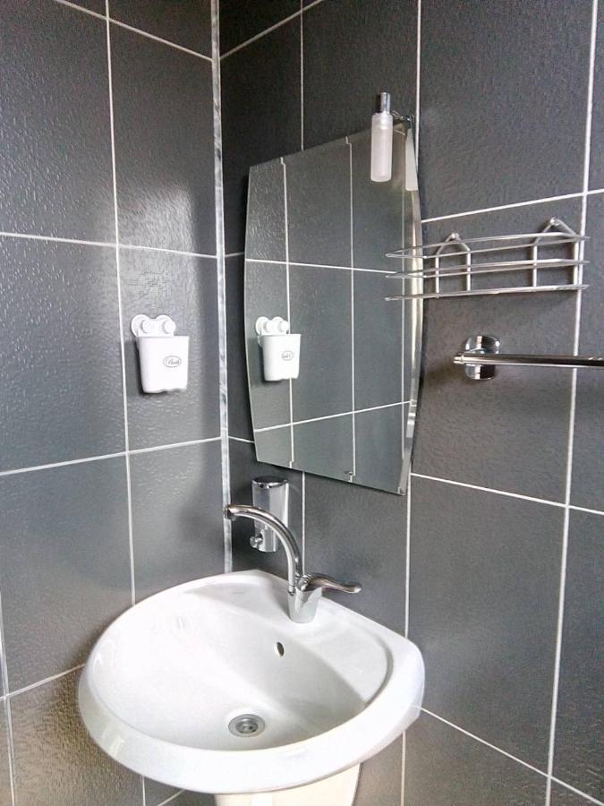 וארנה Alfa Guest Rooms With Parking מראה חיצוני תמונה